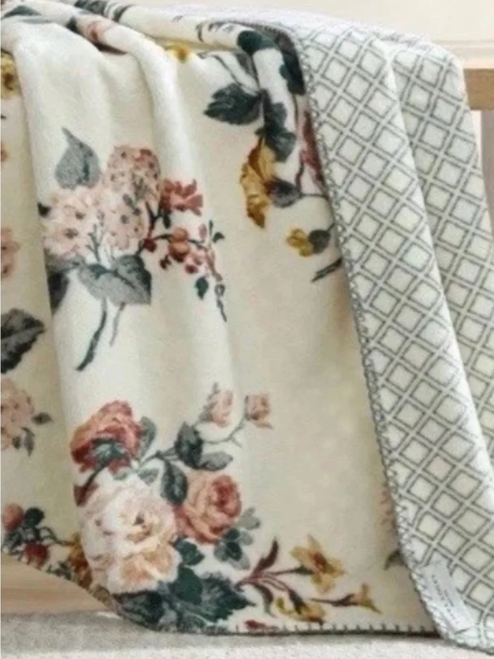 Laura Ashley ~ Rosemore Tan Floral Reversible Coco Flannel Throw Blanket 50 X 70
